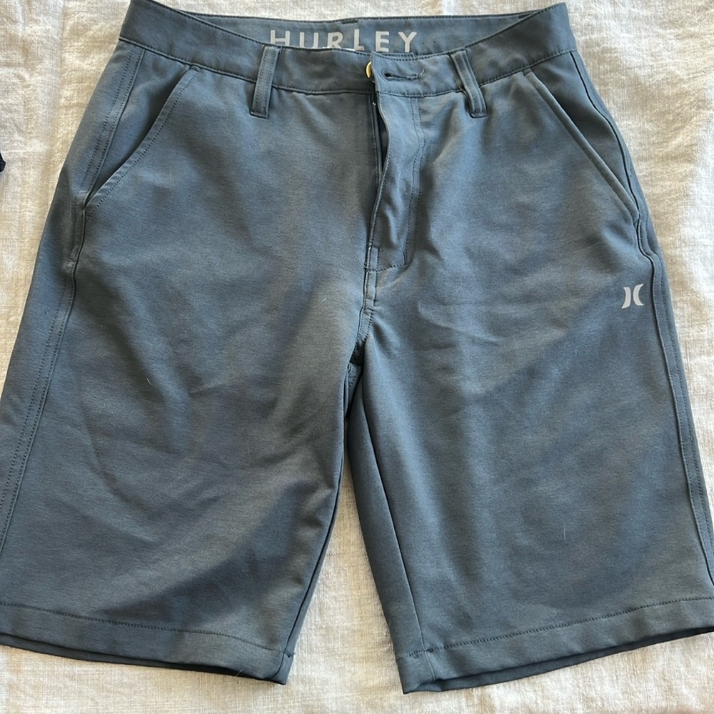 Men’s/boys Hurley hybrid dry fit shorts - grey size 28